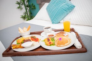 3 makuuhuonetta, työpöytä, silitysrauta/-lauta, ilmainen Wi-Fi