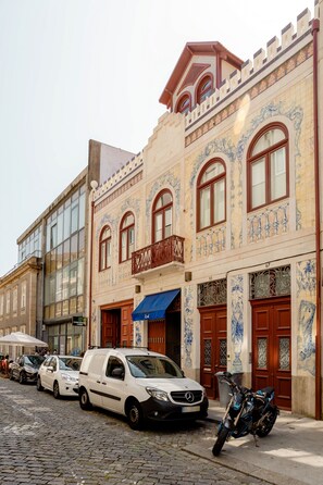 Exterior - Boutique Rentals- Art & Charm II apt w/terrace (Porto)