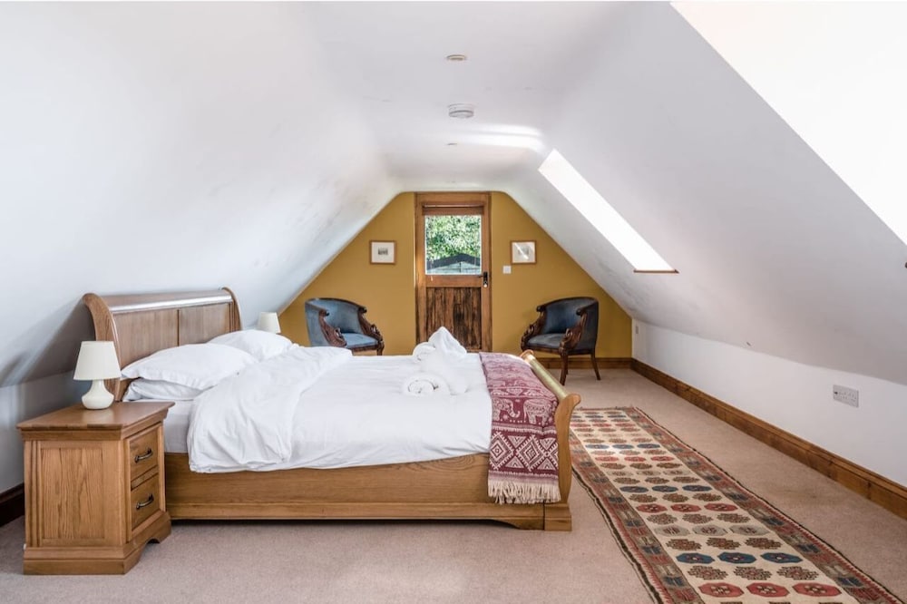 Huish Lodge