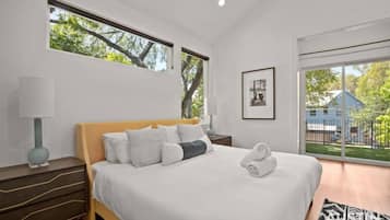 2 slaapkamers, een bureau, een strijkplank/strijkijzer, gratis wifi