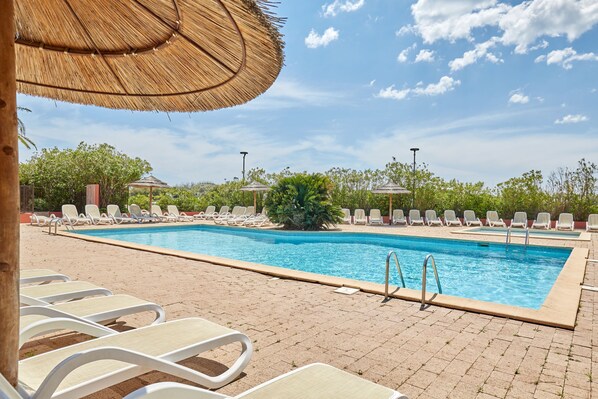Pool - Cosy Appartement | 5 Minutes de la Plage (Agde)