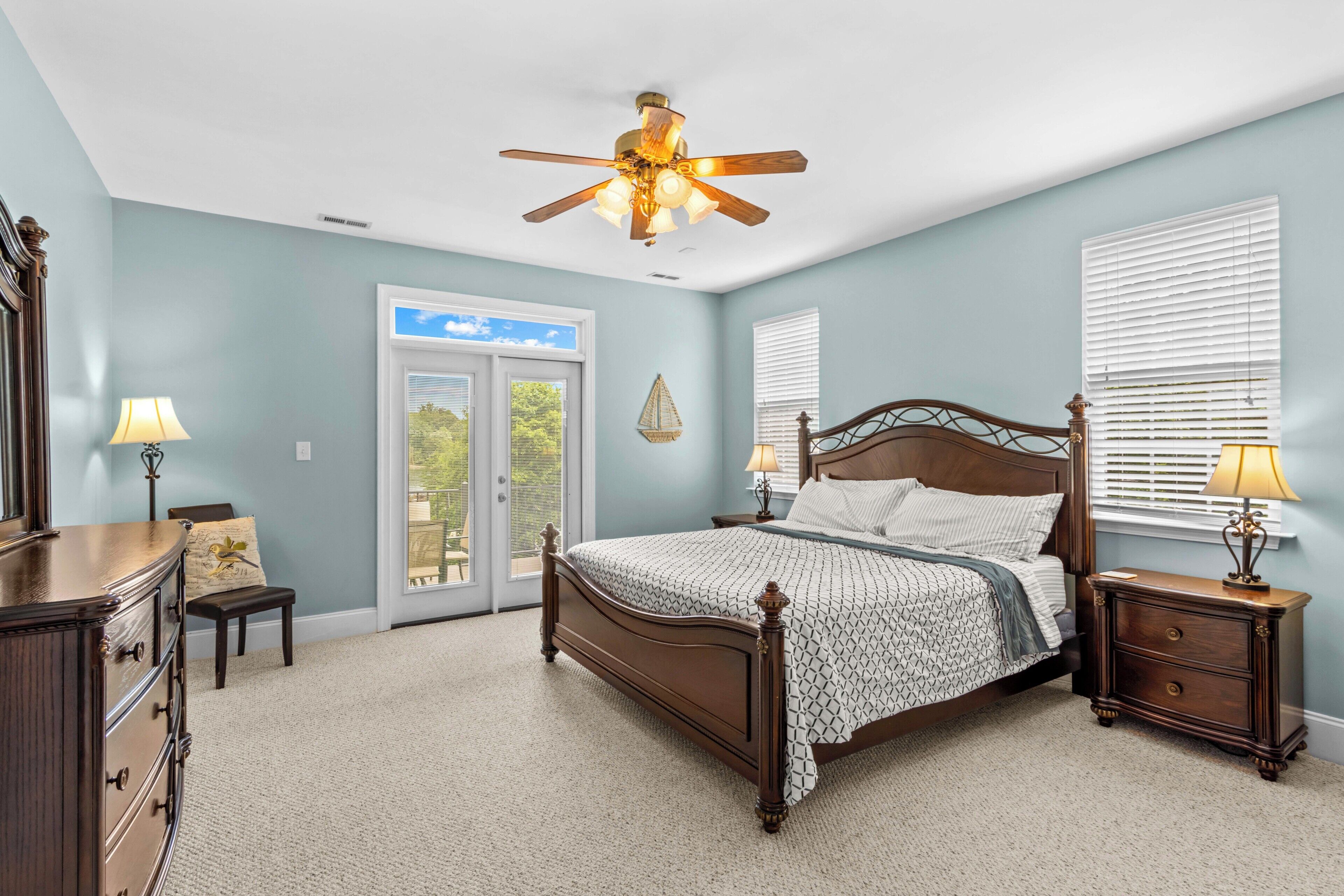 5 makuuhuonetta, silitysrauta/-lauta, ilmainen Wi-Fi, vuodevaatteet