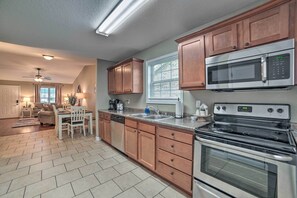 Fridge, microwave, stovetop, dishwasher