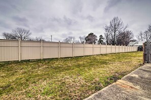 Property grounds - Quaint Family Home Near Downtown Murray & MSU (Murray)