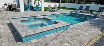 New Beach Retreat. less than 5min walk to the beach.