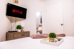 3 bedrooms, WiFi - ★Crimson Beach Escape ★HotTub ✔Pool★LongStay (Galveston)