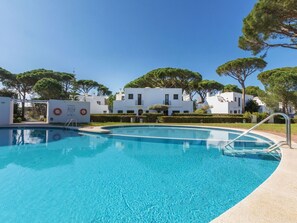 Pool - Nice apartment in villa for 6 people with pool, WIFI, TV, patio and pets allowed (Torroella De Montgrí)