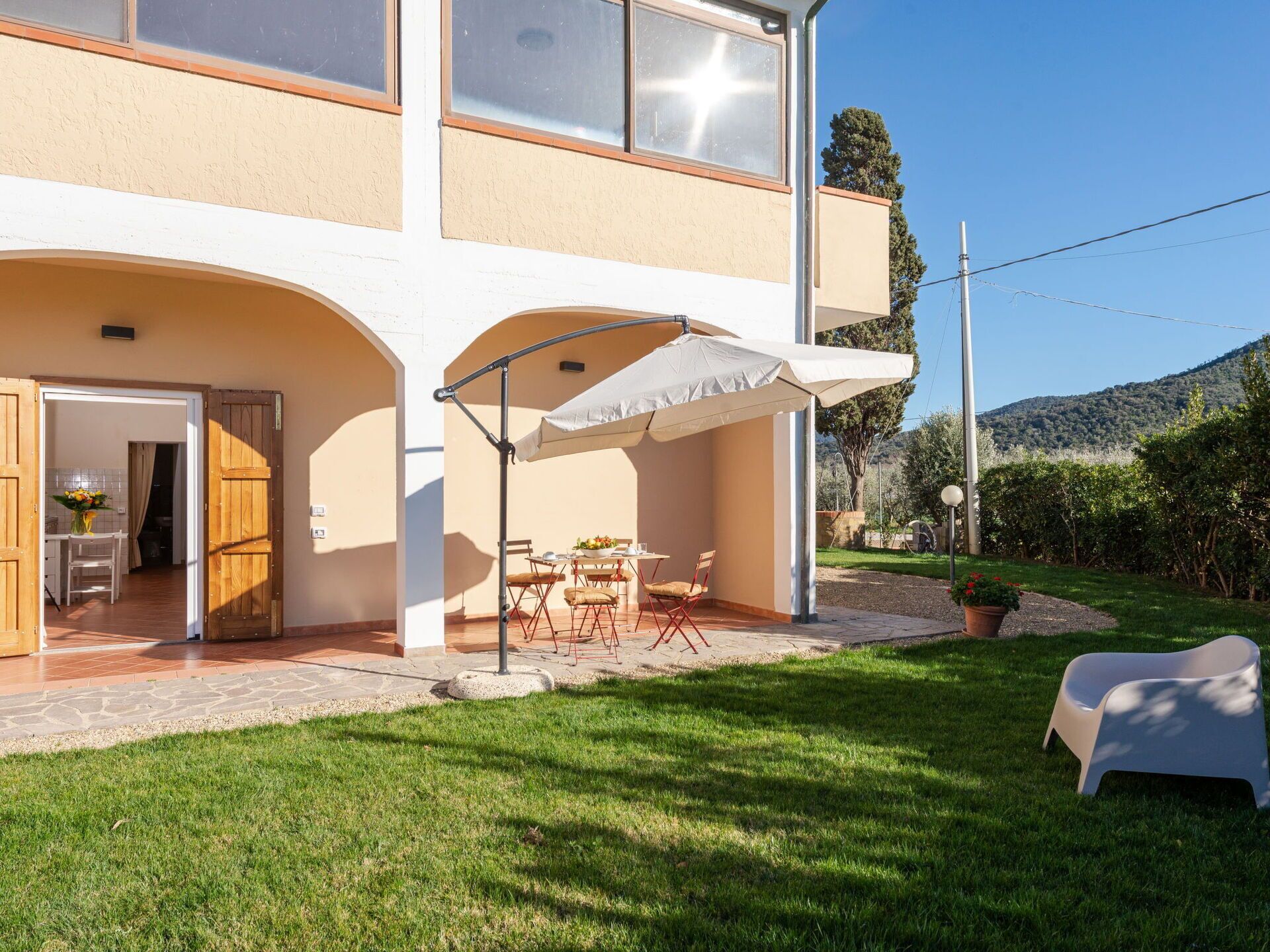 Nice apartment for 6 people with WIFI, A\/C, TV, terrace, pets allowed and parking