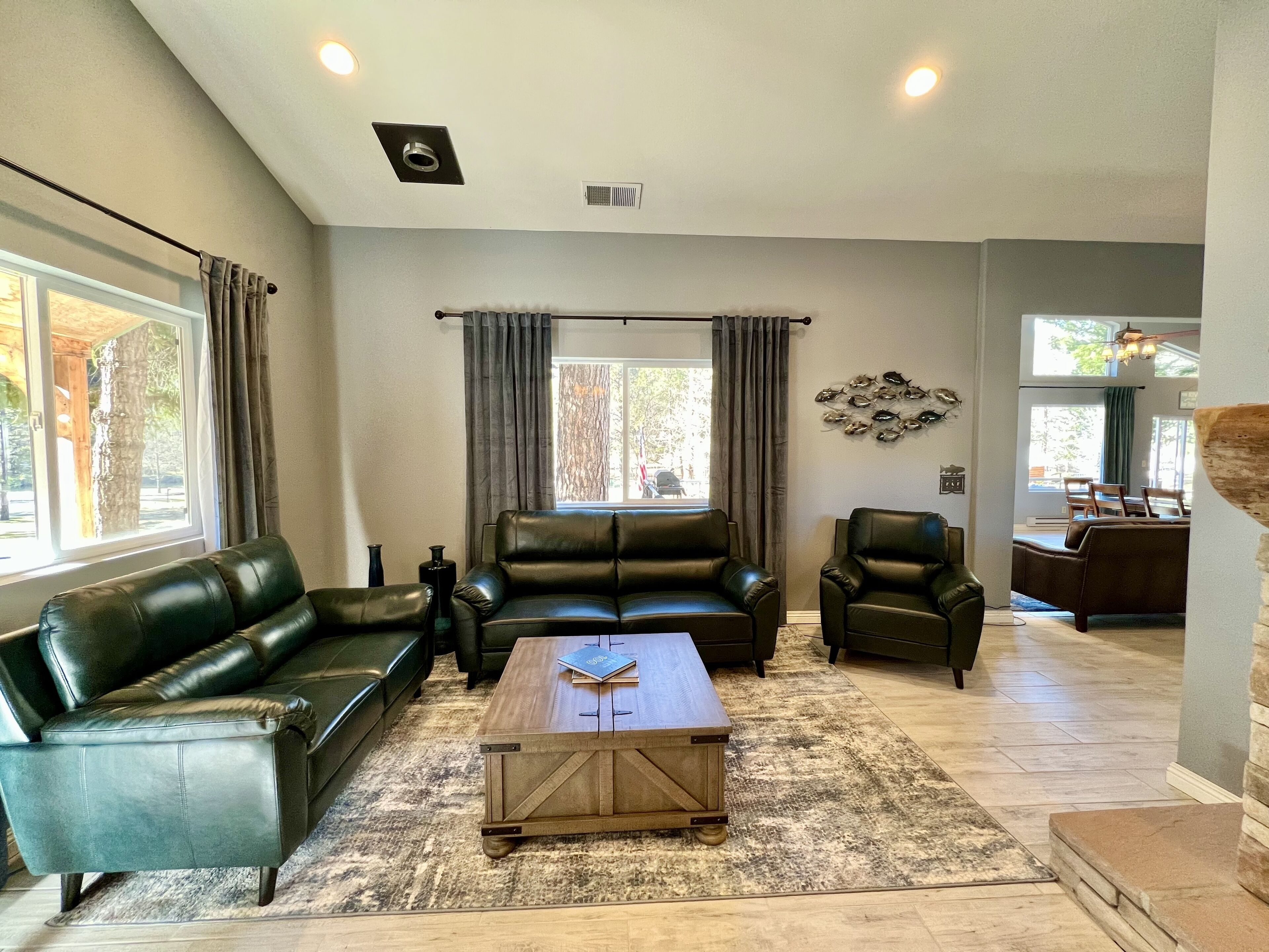 Peaceful & Beautiful Vacation Home- steps away from the river!