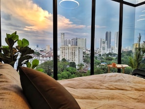 2 bedrooms, iron/ironing board, free WiFi - Beacon Executive Suite - City View (George Town)