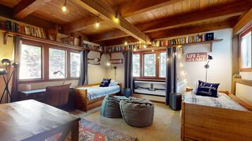 3 bedrooms, internet, bed sheets