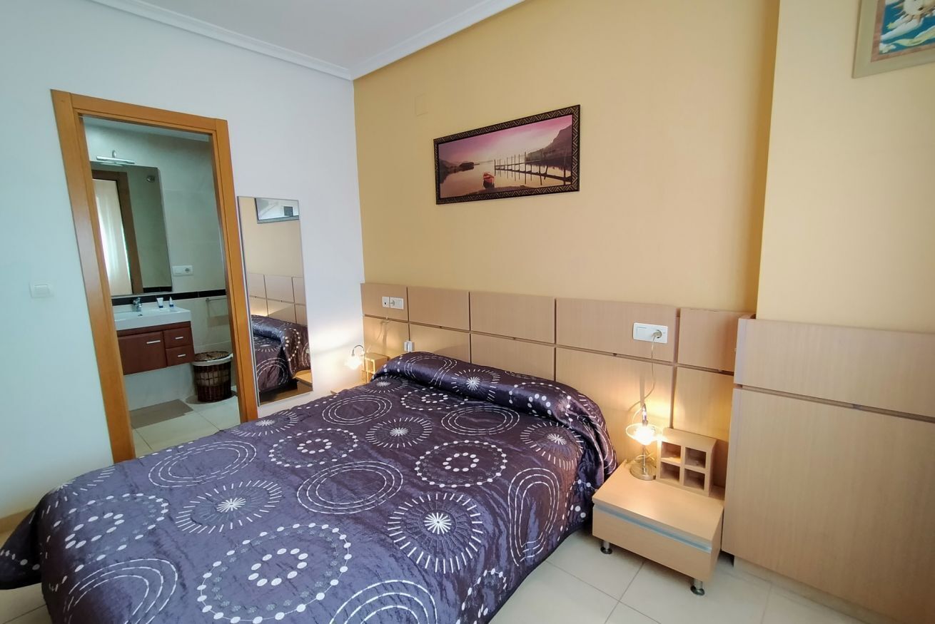 2 slaapkamers, een strijkplank/strijkijzer