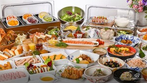 Desayuno buffet (JPY 2000 por persona) 