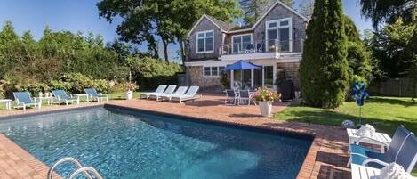 Piscine extérieure, piscine chauffée