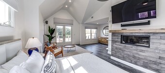 Walk to the Village! Charming modern farmhouse.