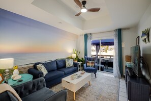 TV, livros, videoteca, aparelho de som