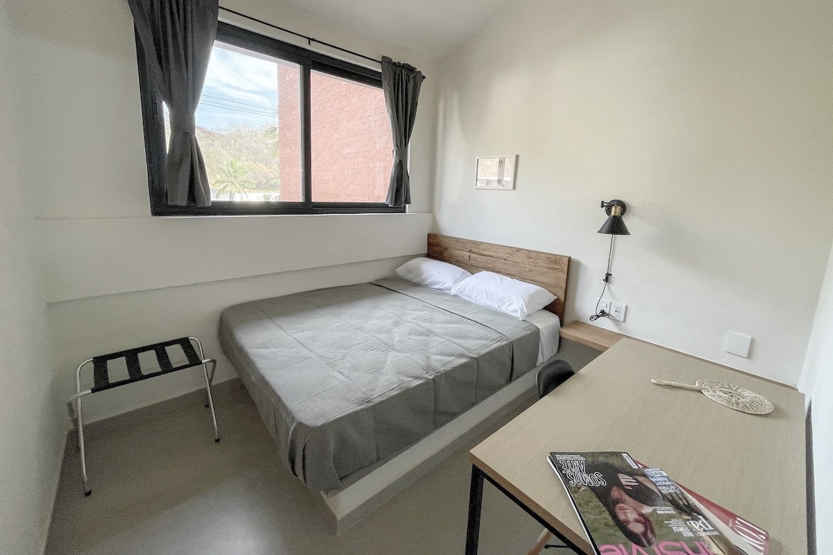 1 bedroom, desk, iron/ironing board, free WiFi