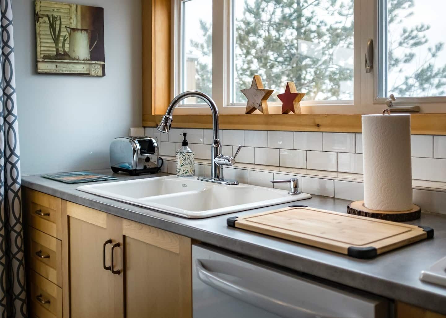 Cozy Cottage In The City With A View!