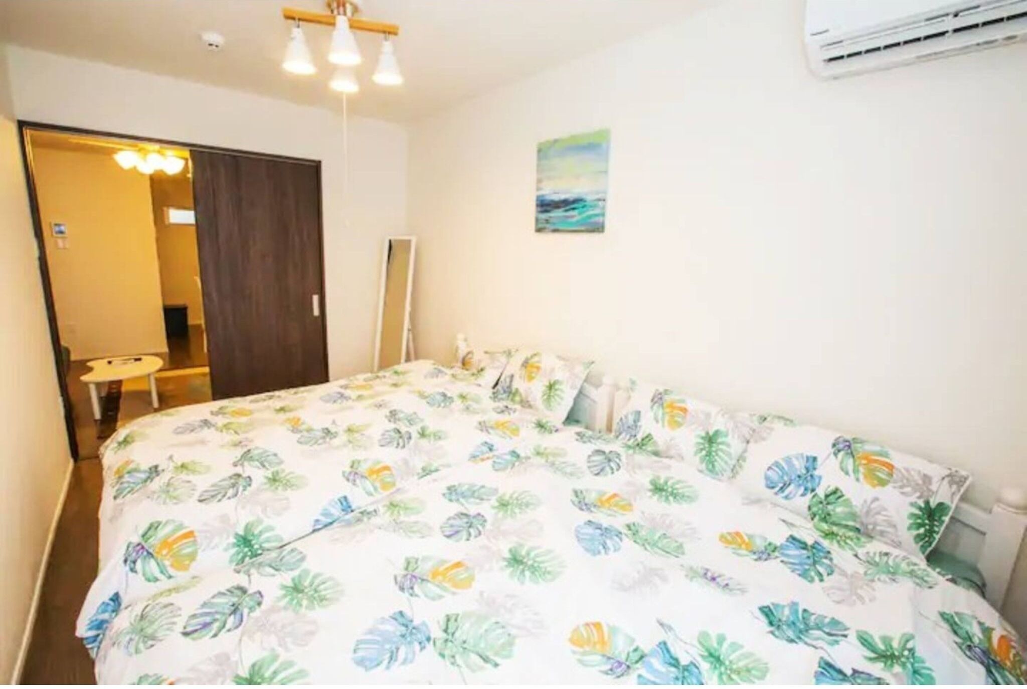 2 室のベッドルーム、デスク、アイロン / アイロン台、WiFi (無料)