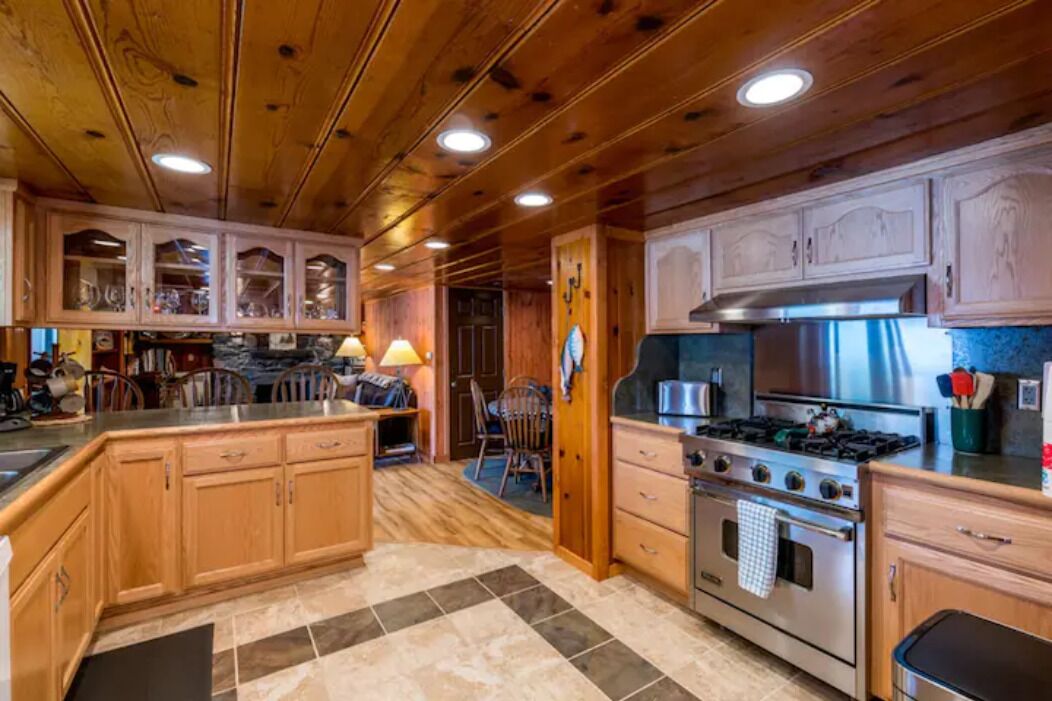 Bass Lake House, Waterfront, BBQ, Foosball, 3BD: 1.5BTH! 