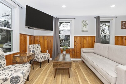 338 judysplaces in Lansdowne, 6BR, 2 BA, renovated SFH