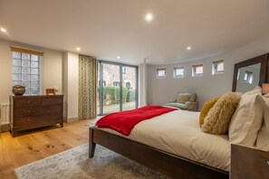 4 chambres, fer et planche Ă repasser, accĂšs Internet, draps fournis