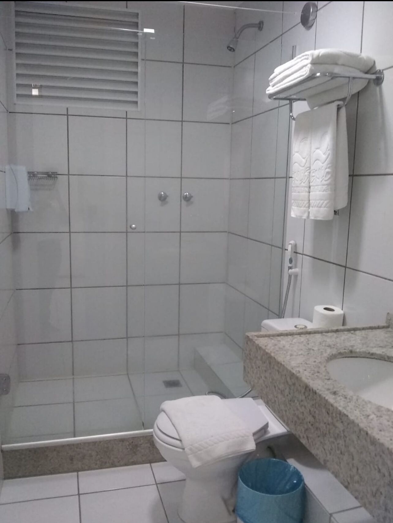 Two-bedroom resort in Barreirinhas with pool and river views