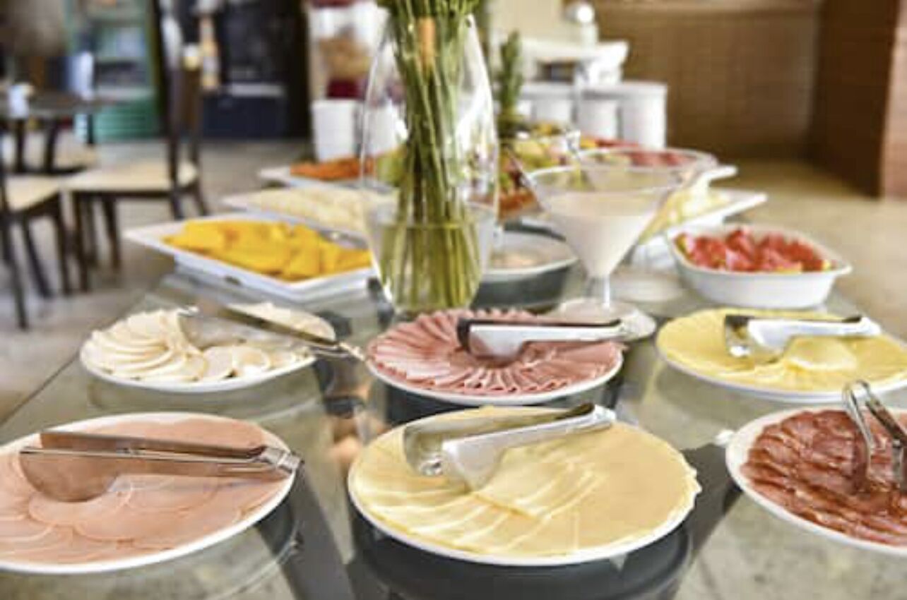 Two-bedroom resort in Barreirinhas with pool and river views