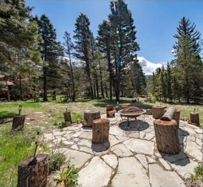 Property grounds - Beautiful, 6-bedroom mountain home with hot tub, deck and fire pit! (Angel Fire)