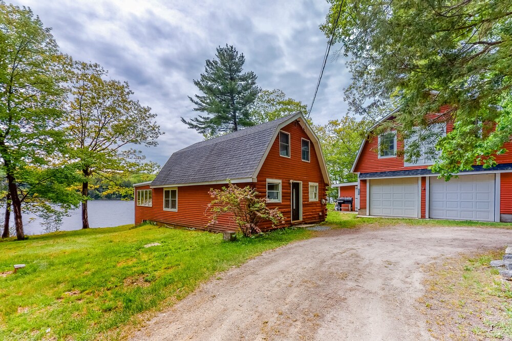 Lakefront cabin with private dock, wood stove, firepit, deck, & grill - 1 dog ok