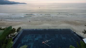 Kolam renang outdoor