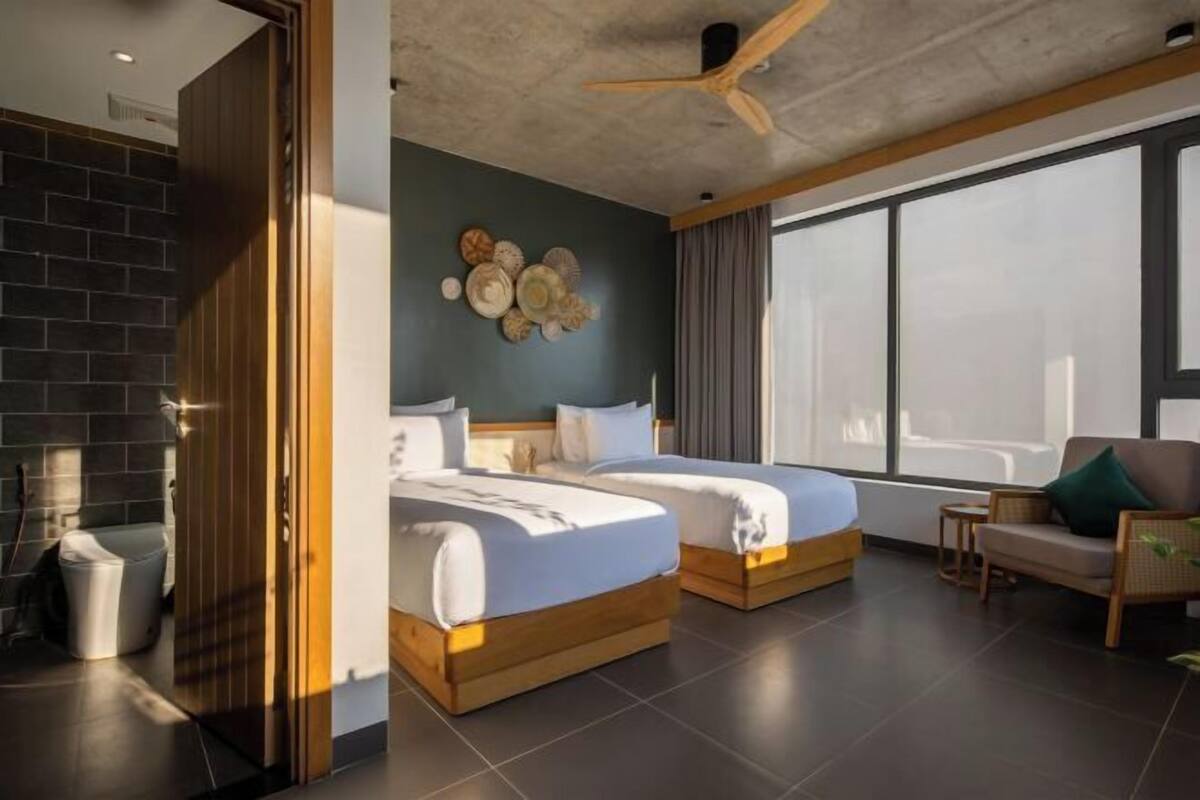 Luxe beddengoed, pillowtop-bedden, een minibar, een kluis op de kamer