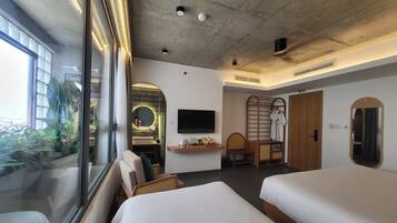 Chambre Triple Deluxe | Literie de qualité supérieure, surmatelas, minibar