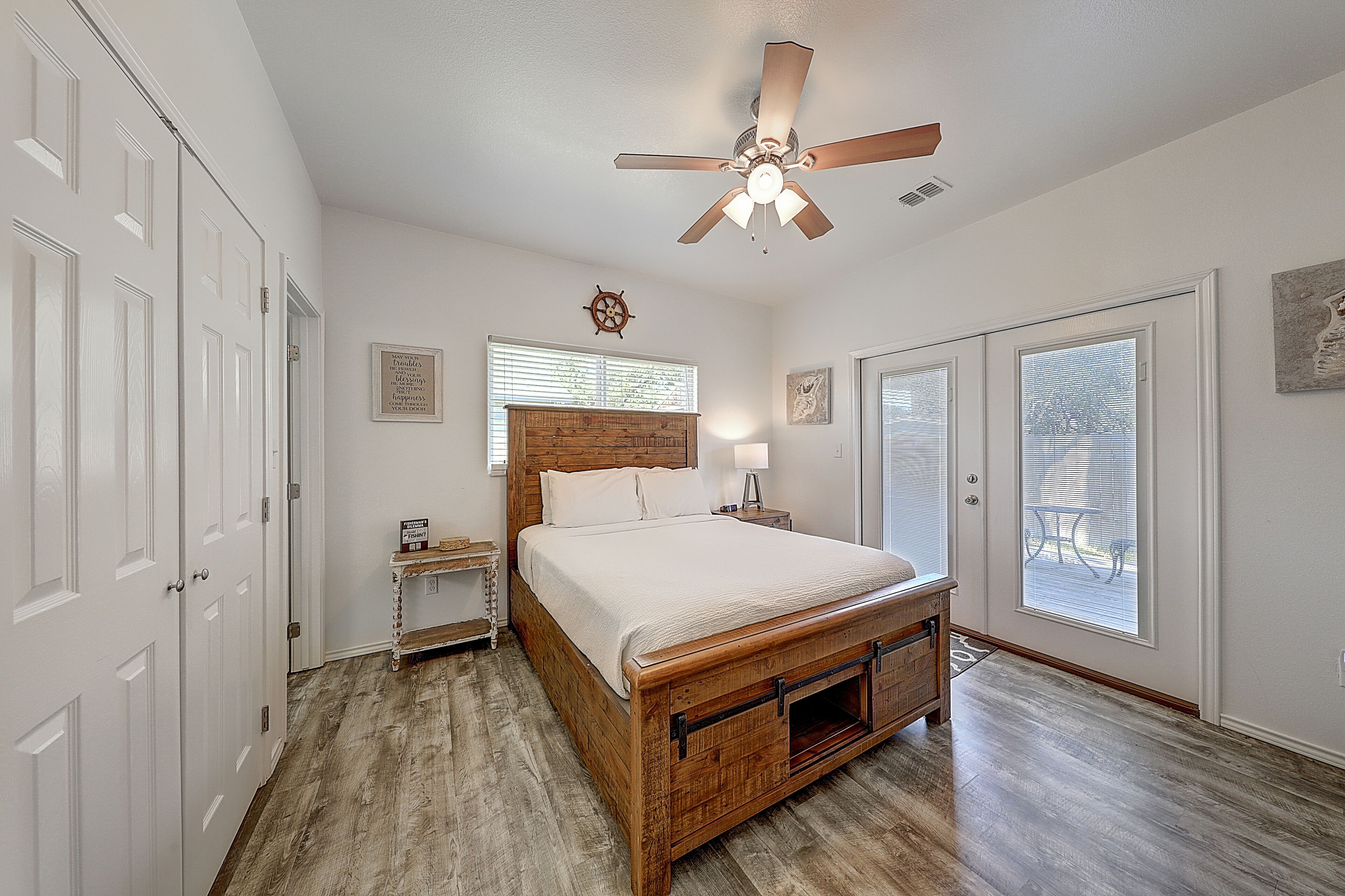 Darling, dog-friendly house with central AC, patio & fenced yard