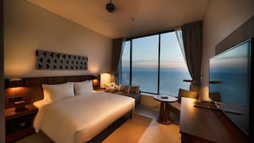 Superior Double Room, Sea View | Desk, laptop workspace, iron/ironing board, free WiFi