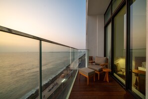 Deluxe Twin Room, Sea View | Desk, laptop workspace, iron/ironing board, free WiFi - Granbell Hotel Colombo (Colombo)