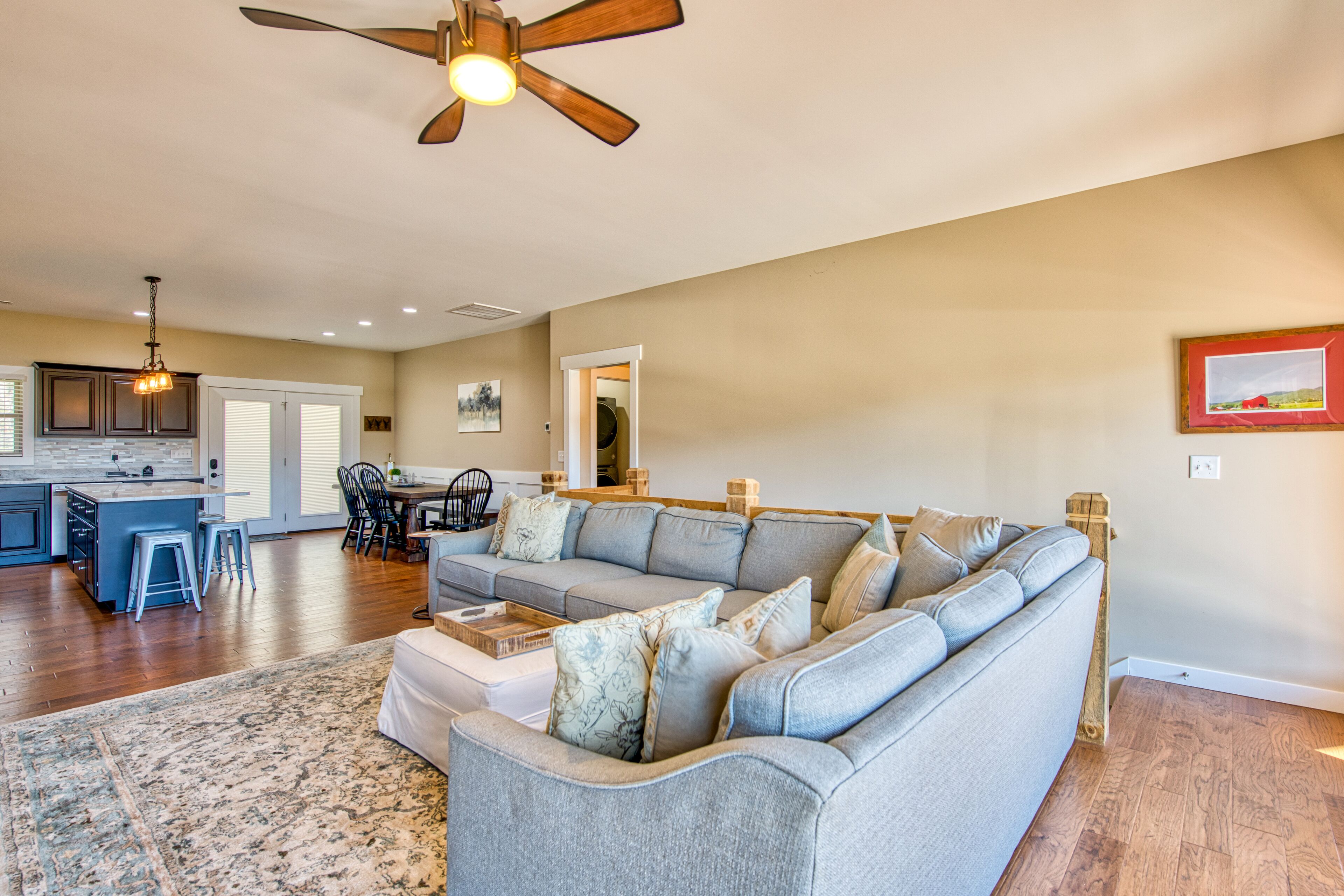 Mountain home with pool table, WiFi, balcony, hot tub, & fireplace – great views