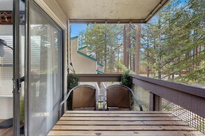 Terrace/patio - Townhome on lakefront property with access to pool, hot tub, firepit, and beach (South Lake Tahoe)