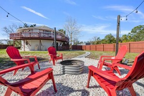 Property grounds - Near 30A! Firepit, Beach <1 Mile, Beach Cottage (Panama City Beach)