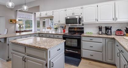 Lake home on golf course with sunset-view deck, tennis - deer sightings