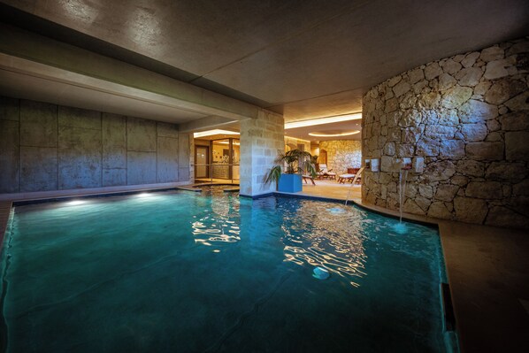 Indoor pool - Mulberries (Zabbar)