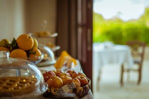 Breakfast area - Mulberries (Zabbar)