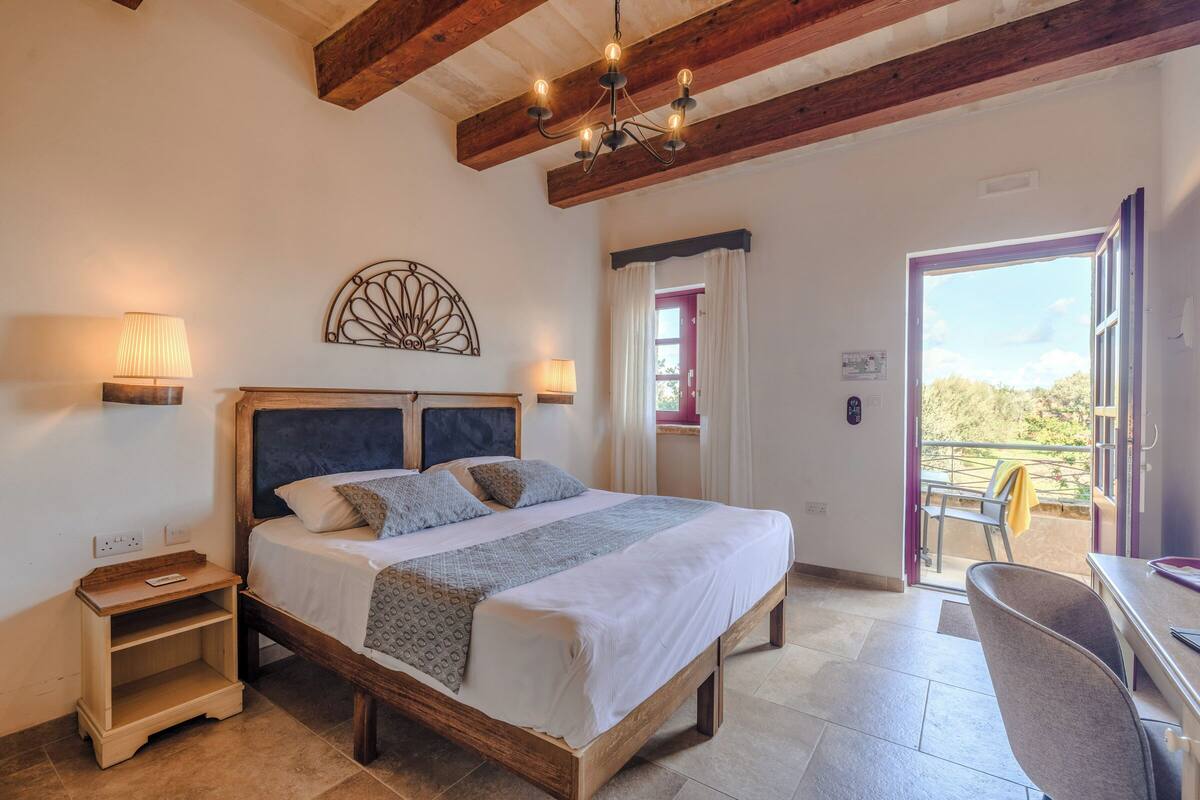 Deluxe Double Room, Garden View