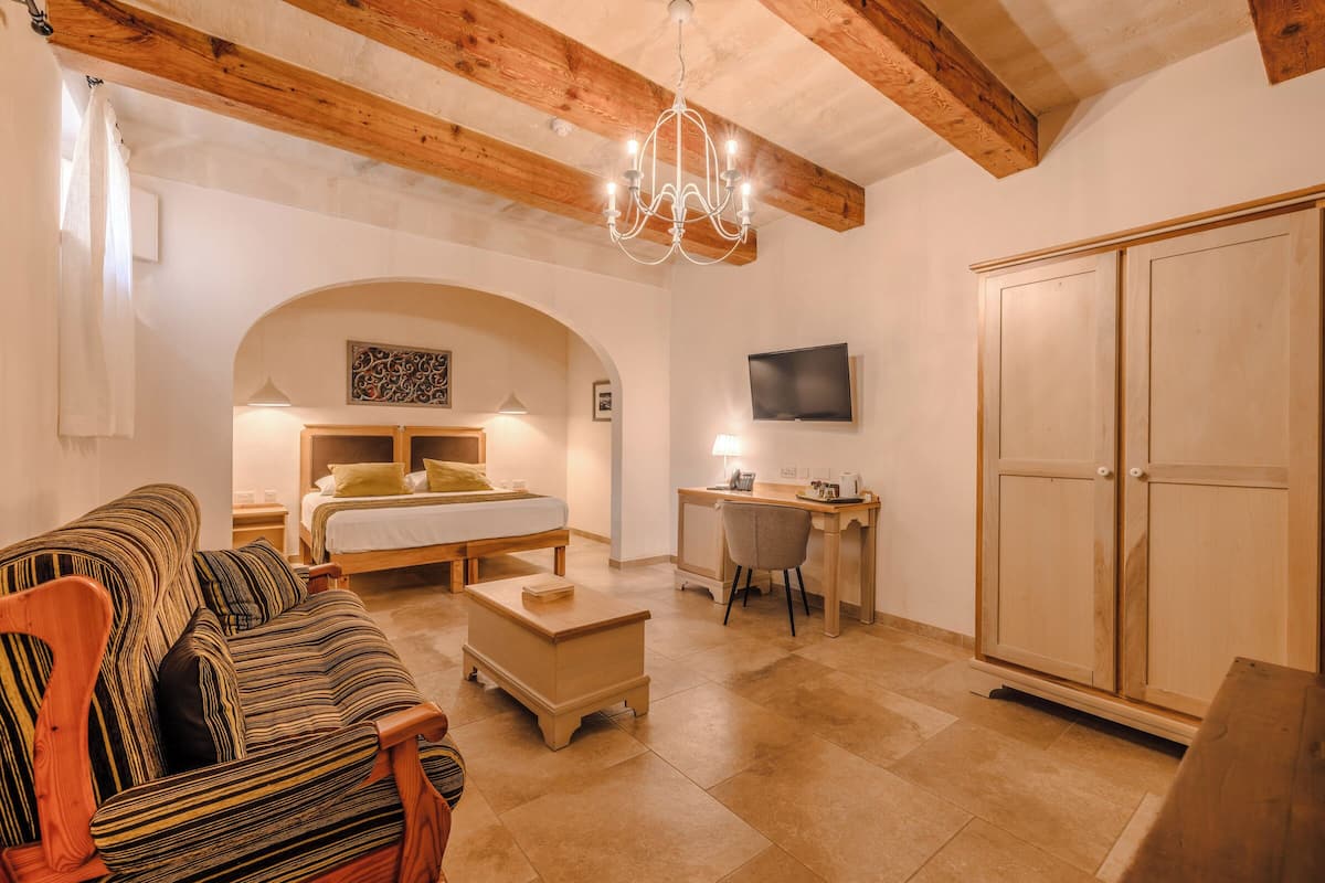 Superior Double Room, Courtyard View