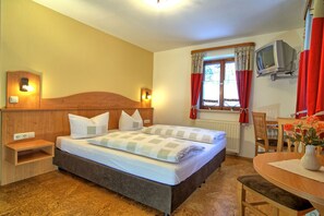 2 bedrooms, bed sheets