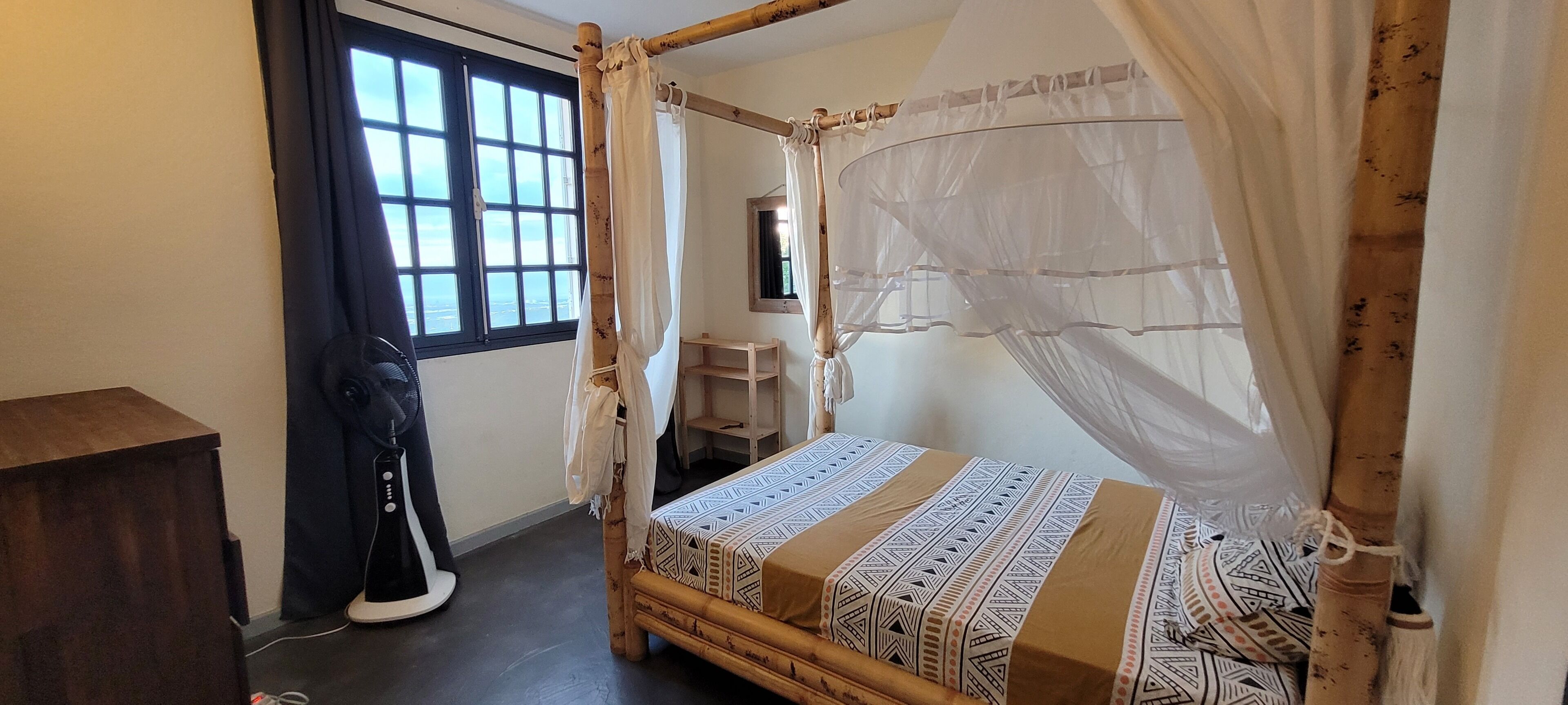 7 chambres, fer et planche à repasser, lit parapluie, Wi-Fi gratuit