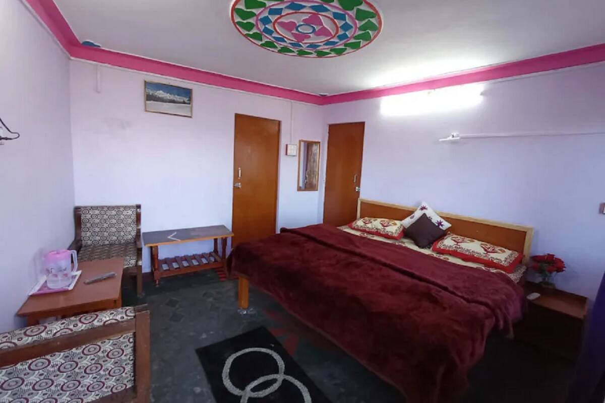 Free WiFi, bed sheets