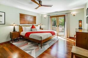 3 habitaciones, tabla de planchar con plancha, internet y ropa de cama