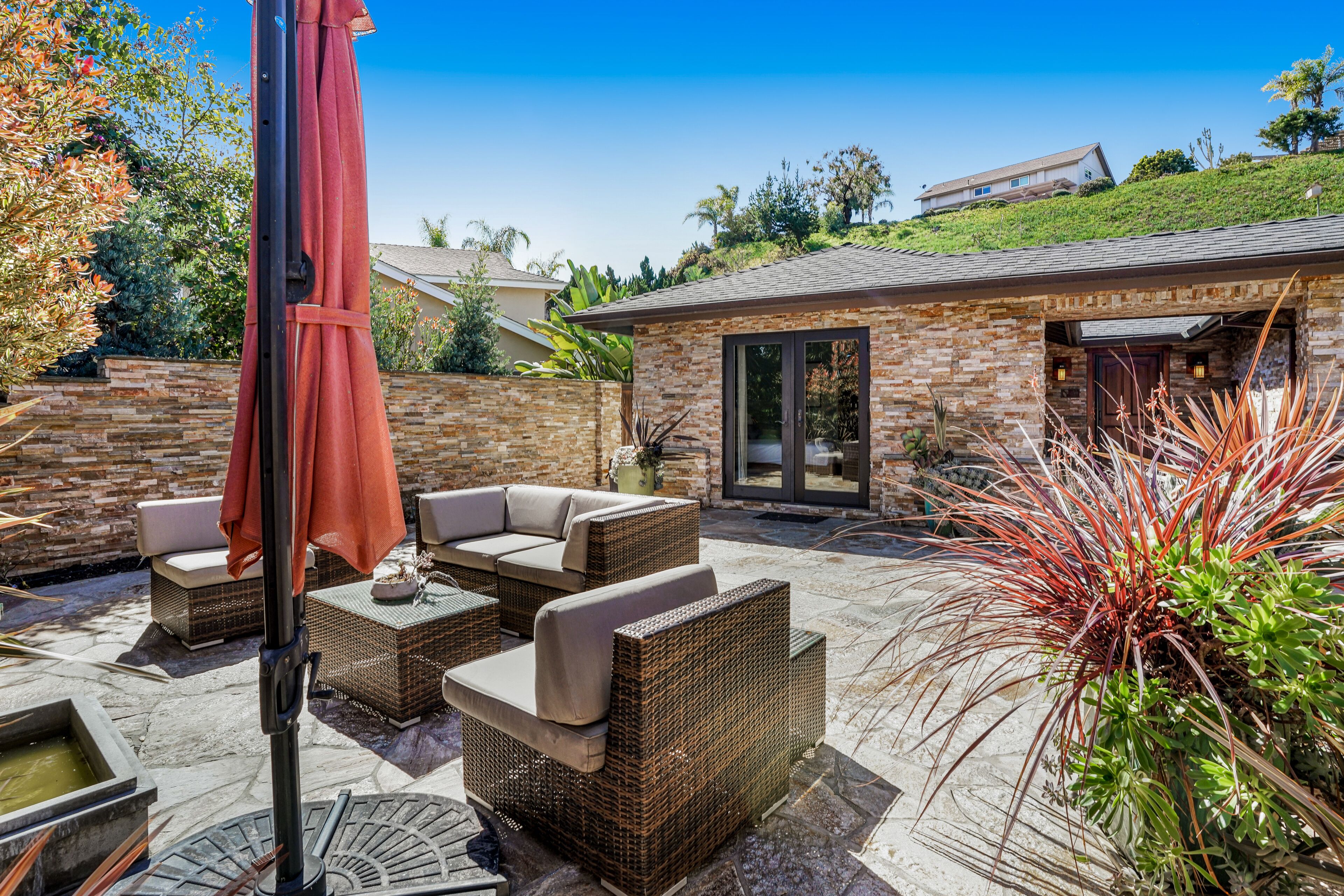 Fantastic coastal home near beach w/electric car charging station & gas grill