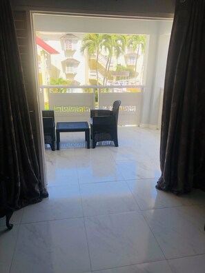 Interior - Ocho Rios Pool View Apartment (Ocho Rios)